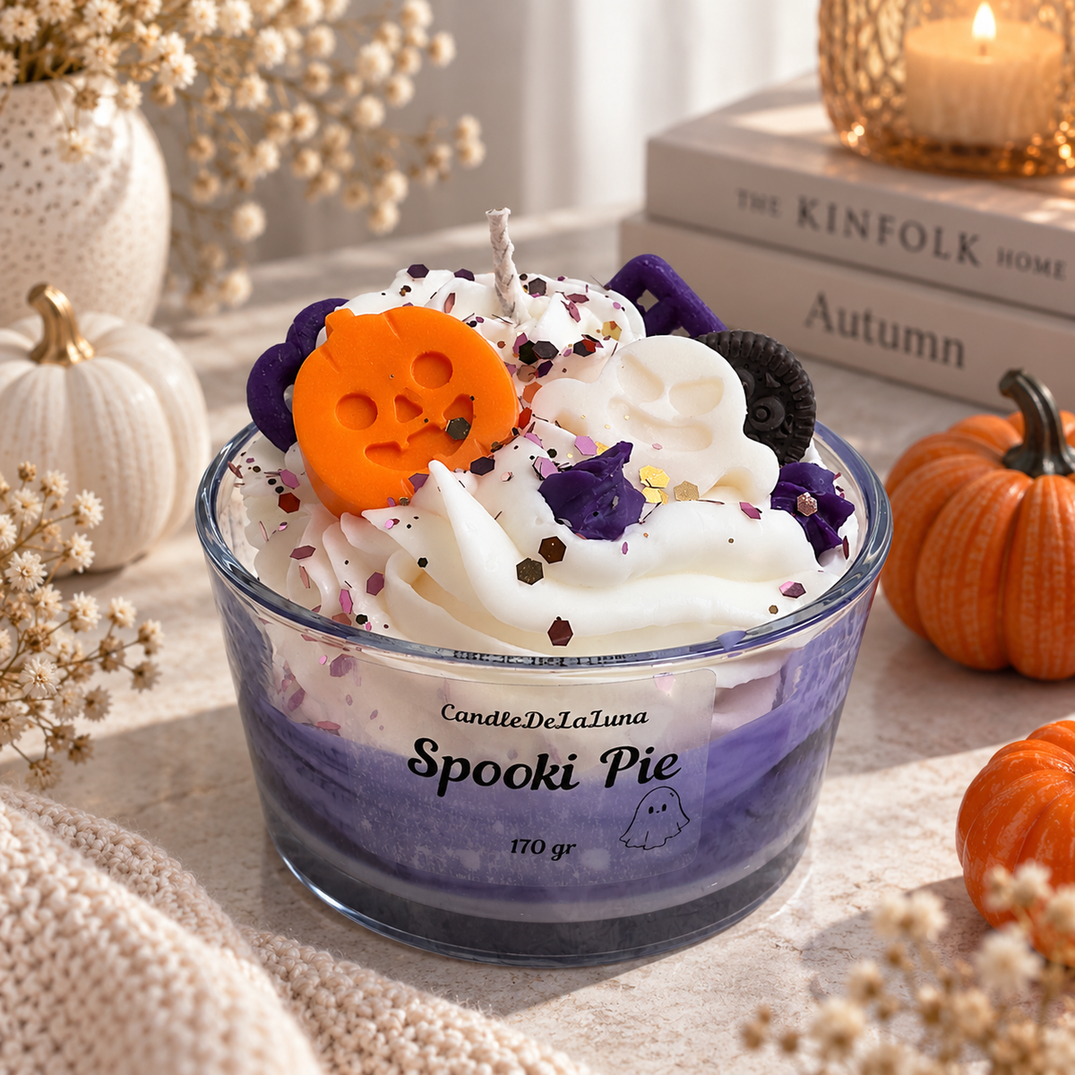Spooki Pie Duftkerze im Glas – Halloween Dessertkerze mit Geist & Kürbis, Herbst Deko