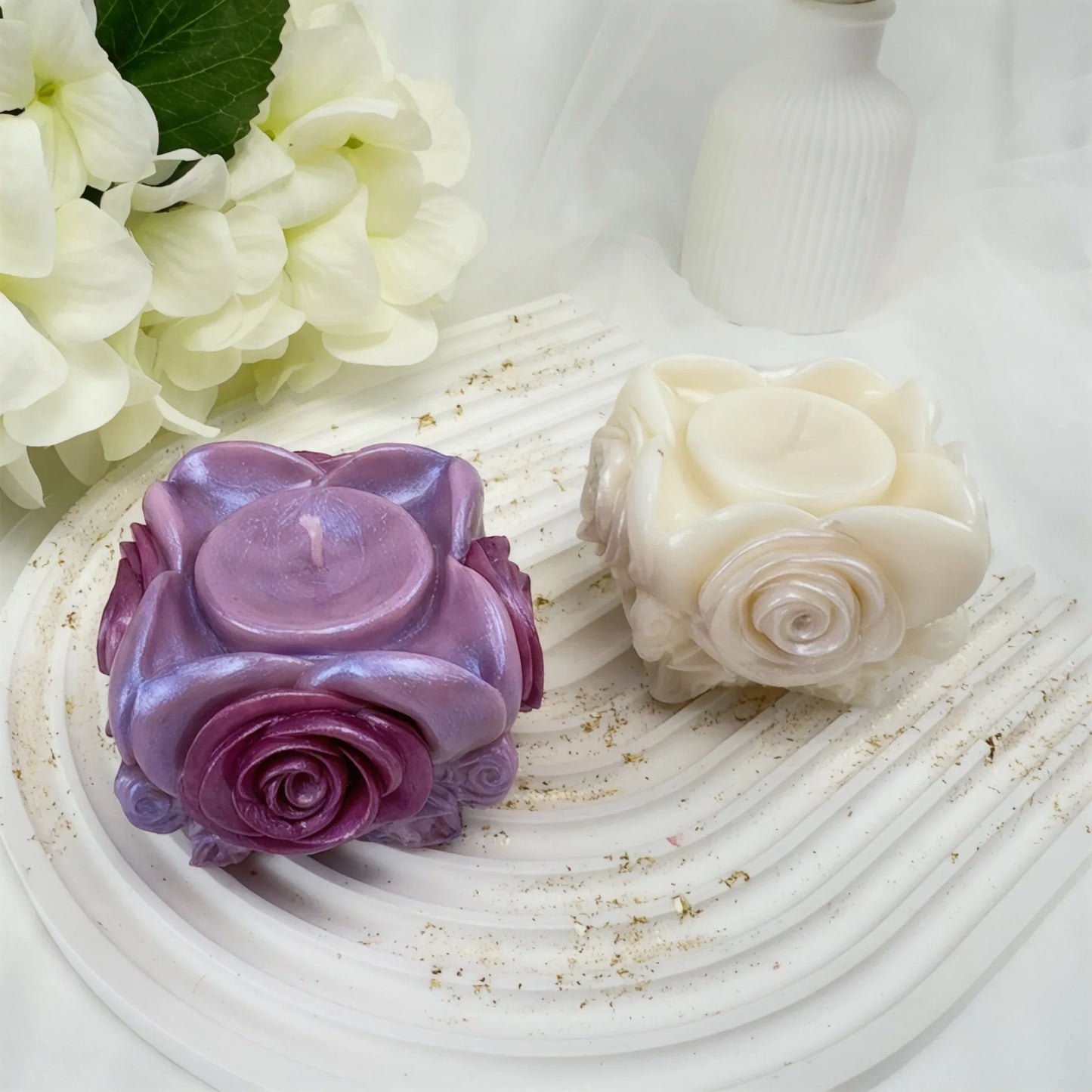 Dekorative Rosenkerze aus Rapswachs mit Herz – Handgegossene Duftkerze als Geschenkidee