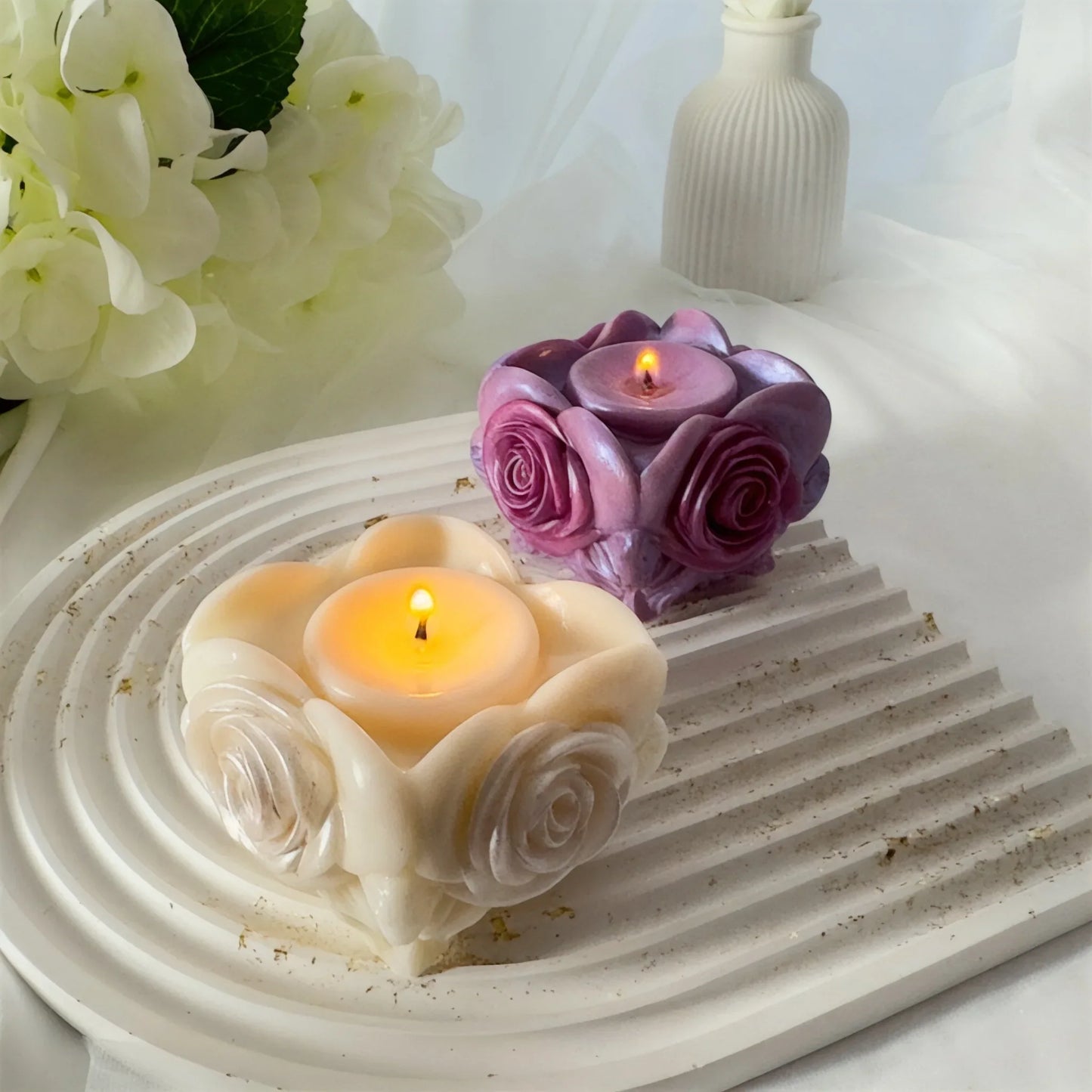 Dekorative Rosenkerze aus Rapswachs mit Herz – Handgegossene Duftkerze als Geschenkidee