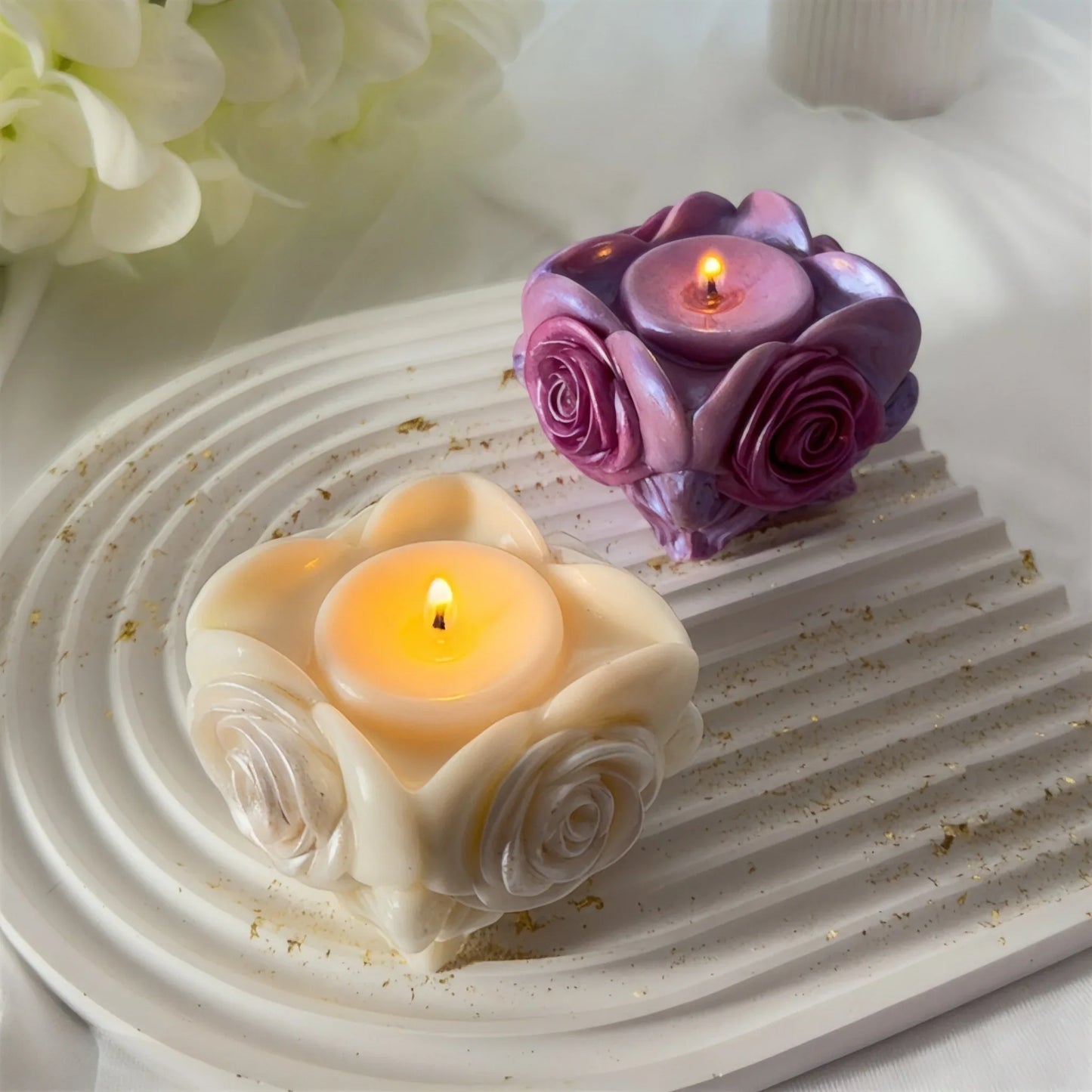 Dekorative Rosenkerze aus Rapswachs mit Herz – Handgegossene Duftkerze als Geschenkidee